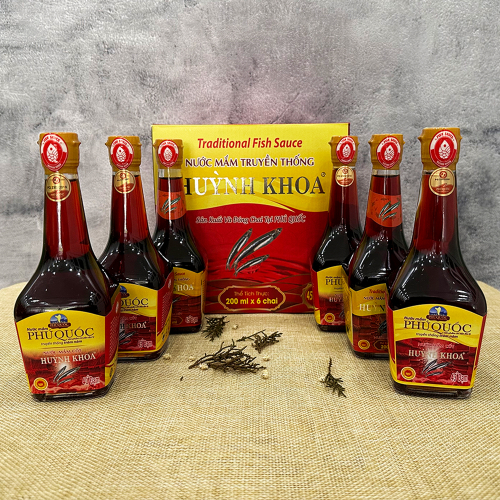 Nước Mắm Cốt Nhĩ Truyền Thống CDĐL Phú Quốc Huỳnh Khoa 43 độ đạm (Nguyên Chất) - Chai 200 ml - Hộp 6 Chai